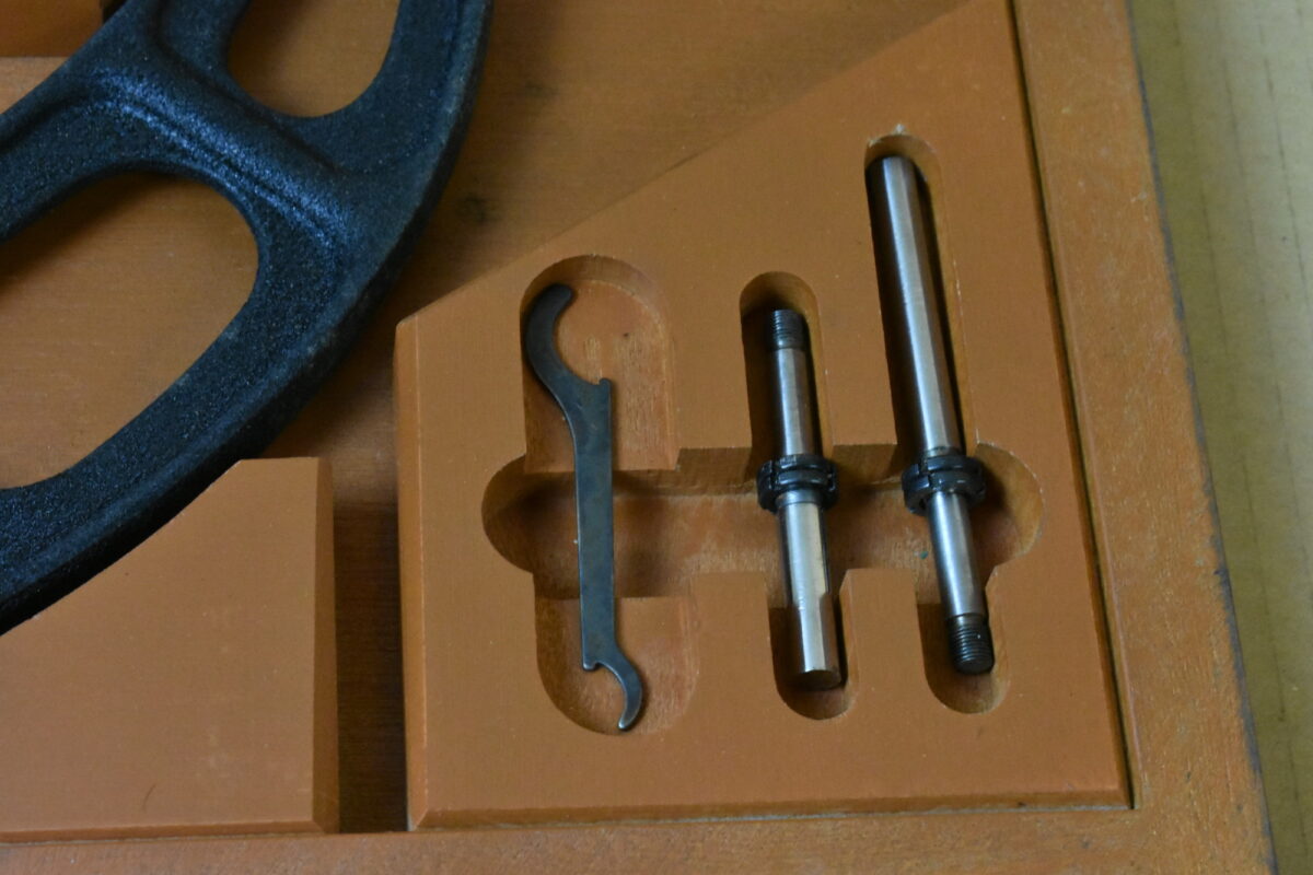 Starrett 9-12" External, Adjustable Micrometer 80208132 - Image 3