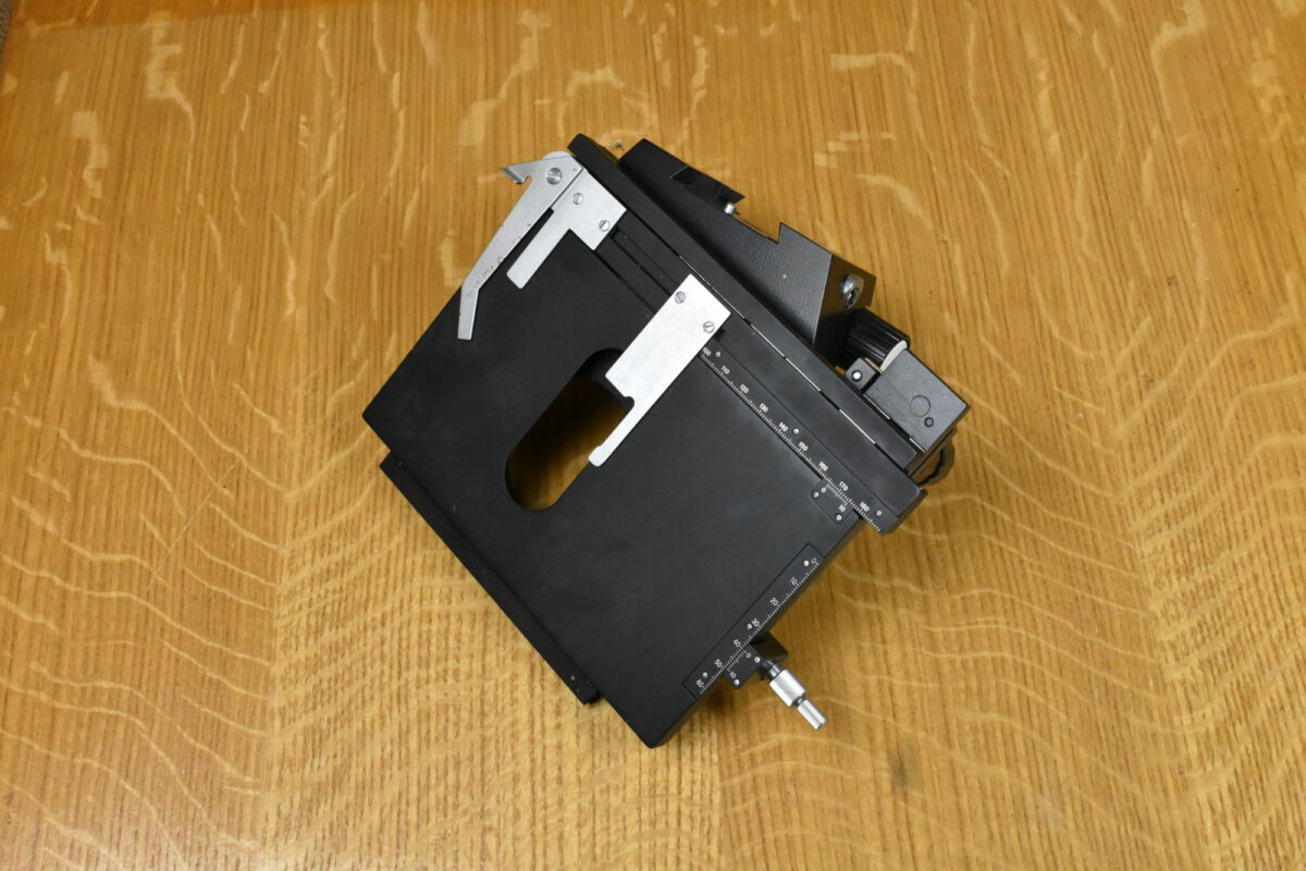 Carl Zeiss (Jena) Microscope Stage with Dovetail Mounts 80210404 - Image 2