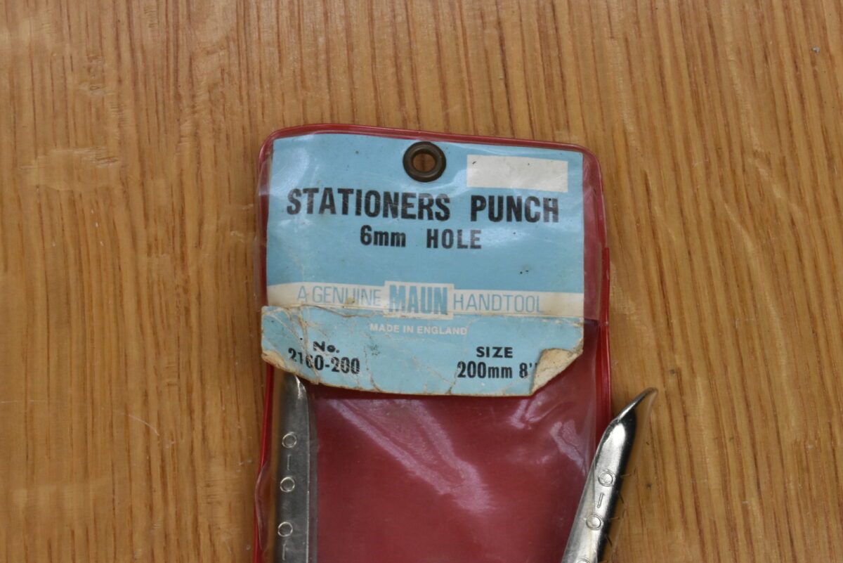 Maun No. 2160-200 8" Stationers Punch (6mm Hole) 80211325 - Image 2