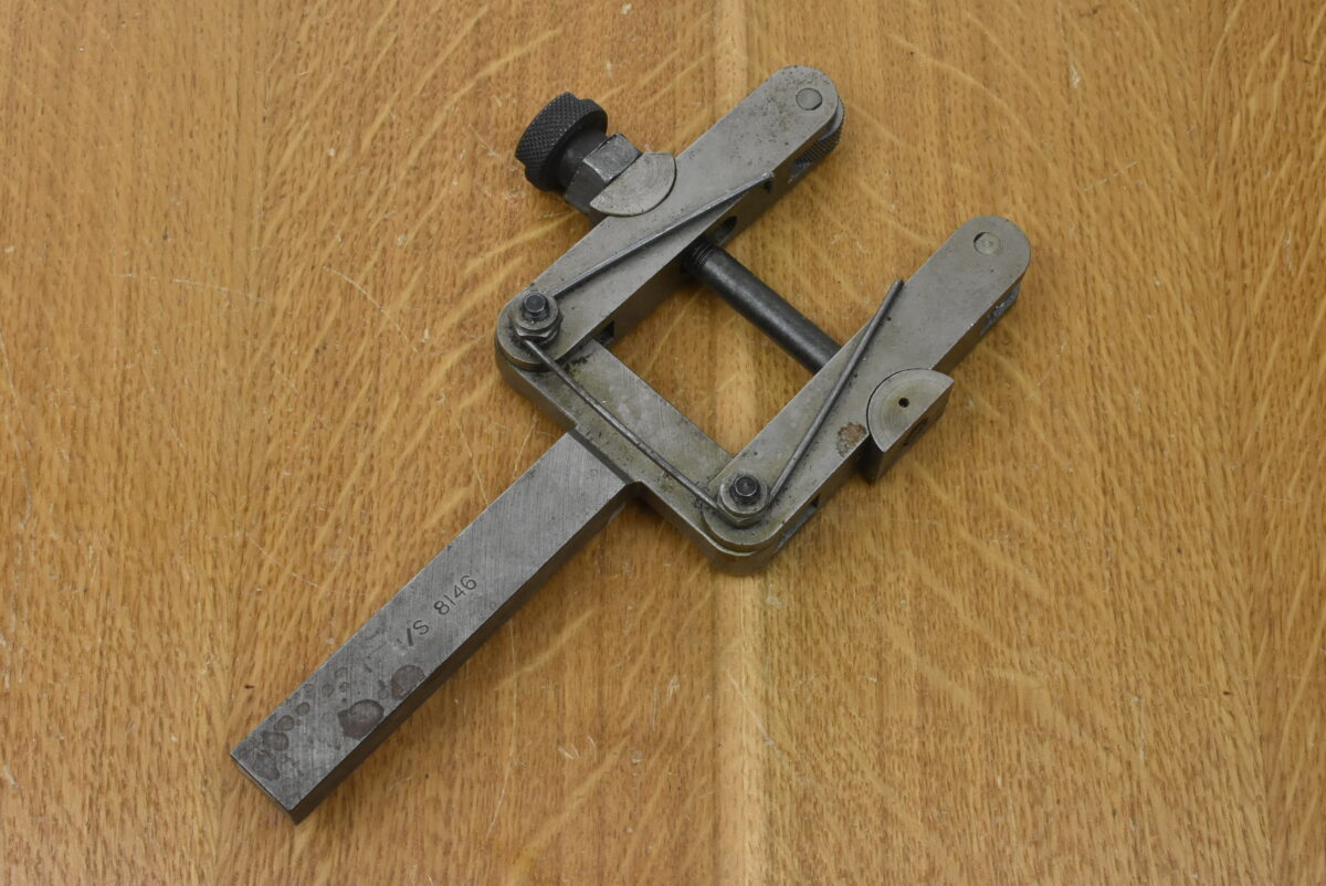 Jones & Shipman 8146 Clamp Type Knurling Tool, 3/4" Shank 80213490 - Image 2