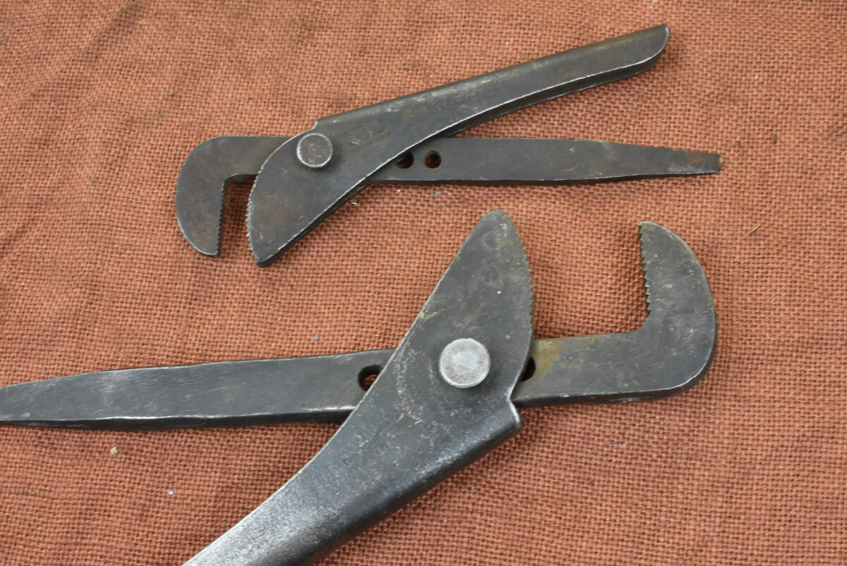 2 Pairs of Used Genuine Footprint Wrenches, 7" & 9" 80214820 - Image 2