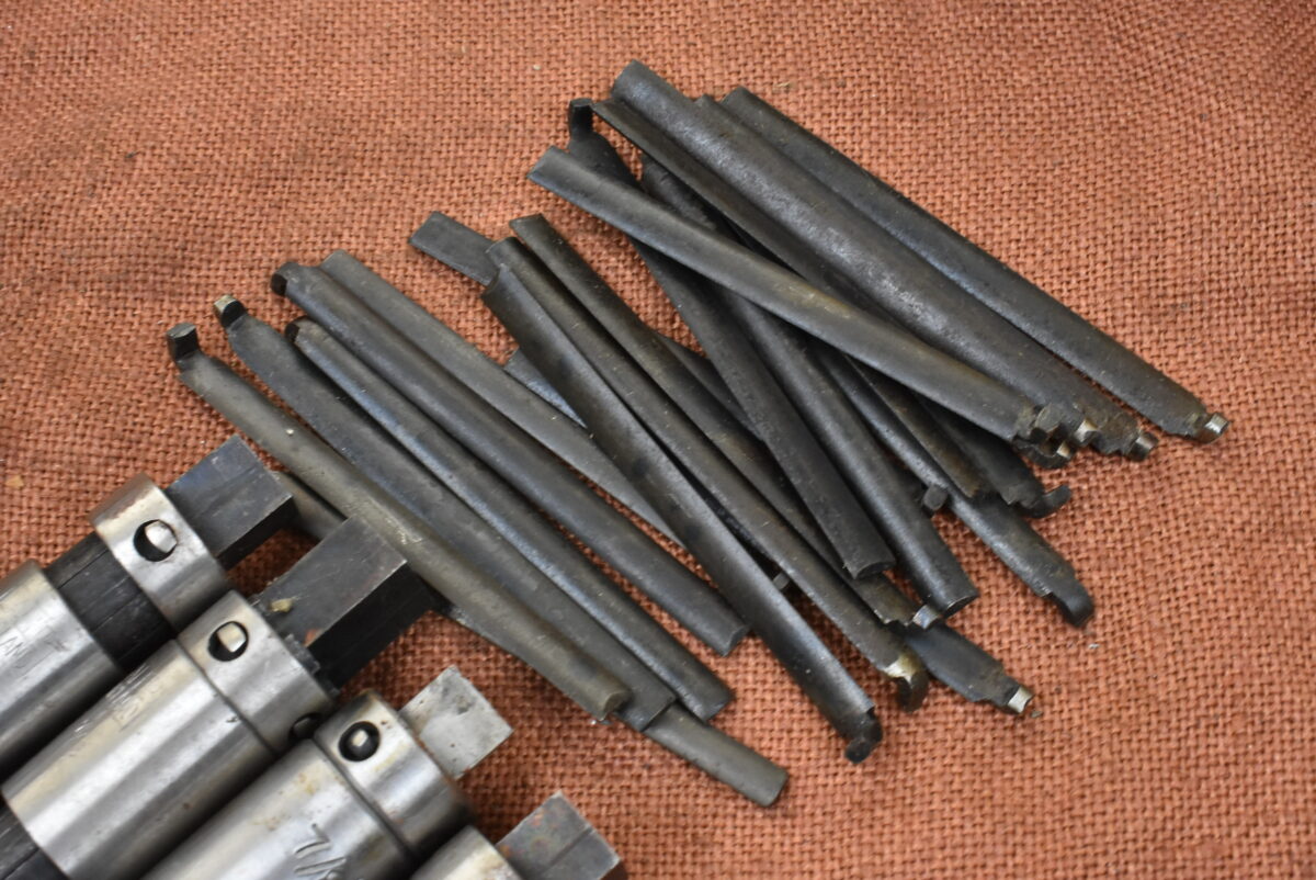 4 Unused LAL 7/8" Tap Extractors & some spare fingers for other sizes. 80214827 - Image 4