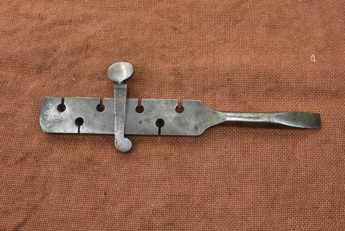 Vintage 9" Saw Setting Tool with Turn Screw End and Guide 80214919 - Image 2