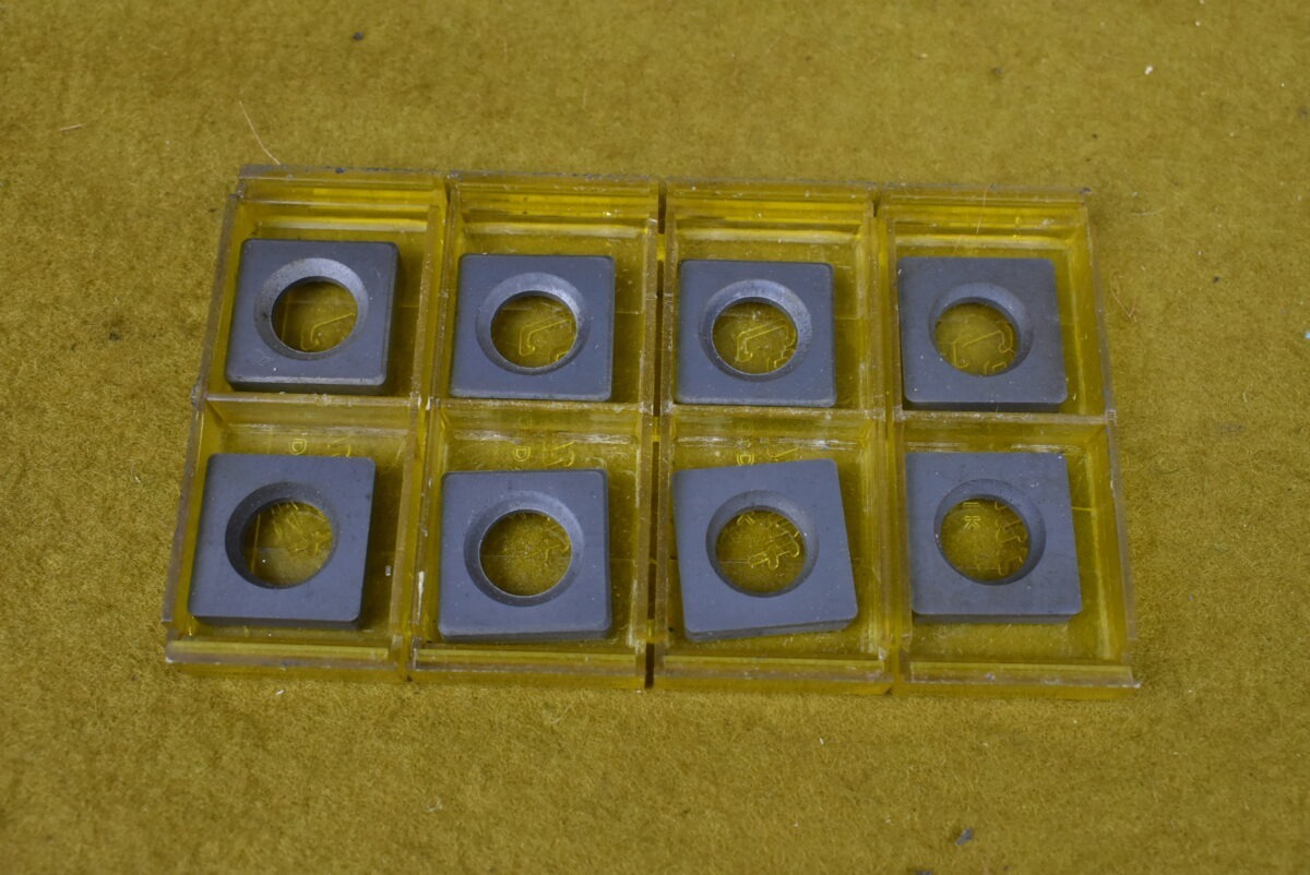 Box of Eight 174 - 3 - 852 H35 K30 Carbide Tips 80215038 - Image 3