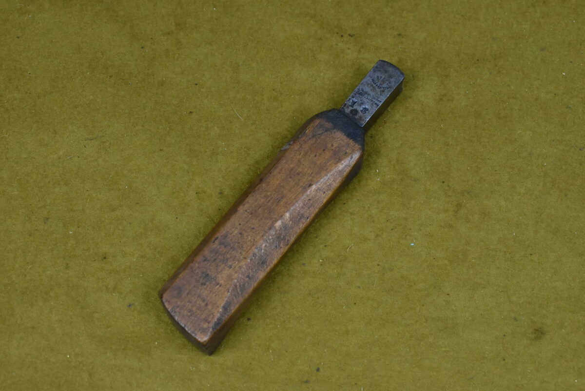 Good, Used L. Richter & Son, Northampton No. 18 Double Forepart Iron 80215053 - Image 2