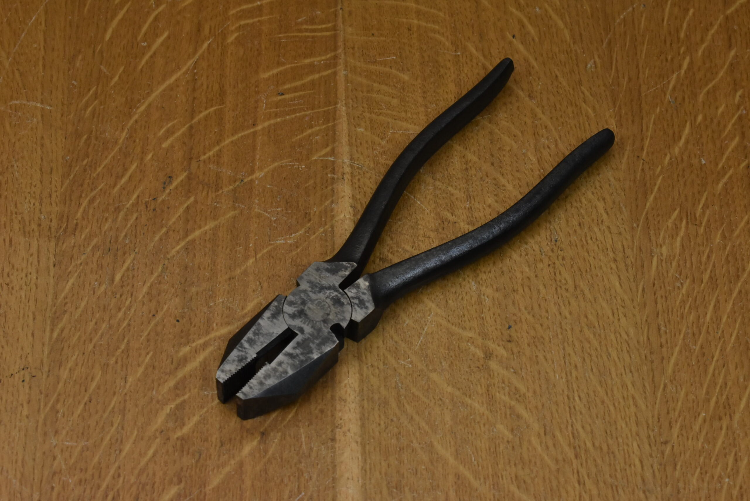 80215133 Ex - Military Wilkinson 8" Combination Pliers (1987) 80215133 - Image 1