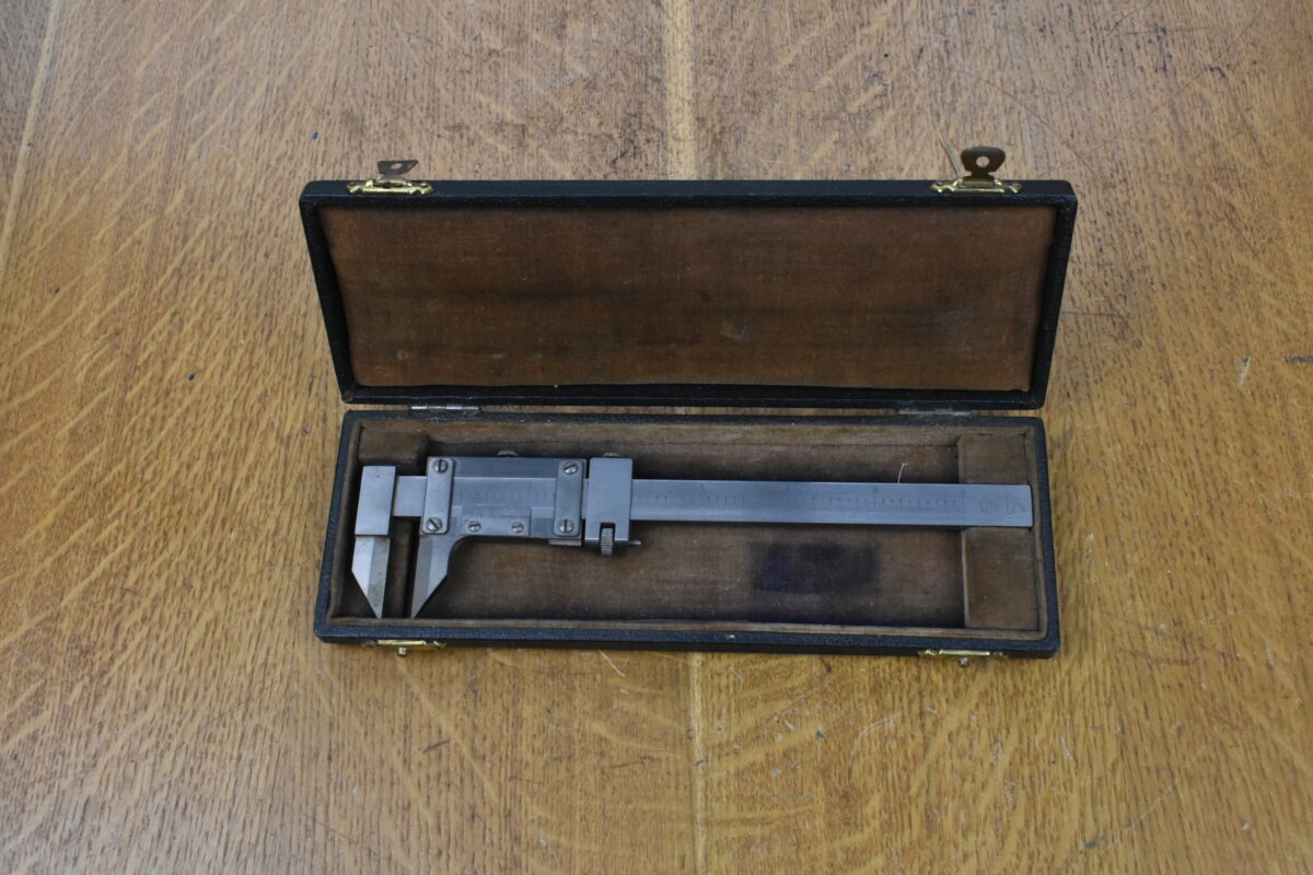 Good Used UPT 6" Knife Edge Vernier Caliper. 80215887 - Image 2