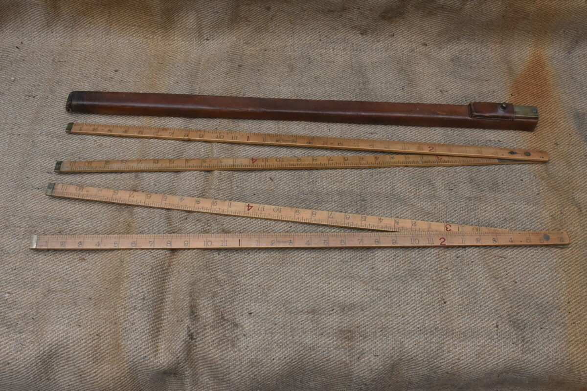 Two Stanley, London, 5' Folding Rules with Brass Joiner. In Leather Case 80216056 - Image 4