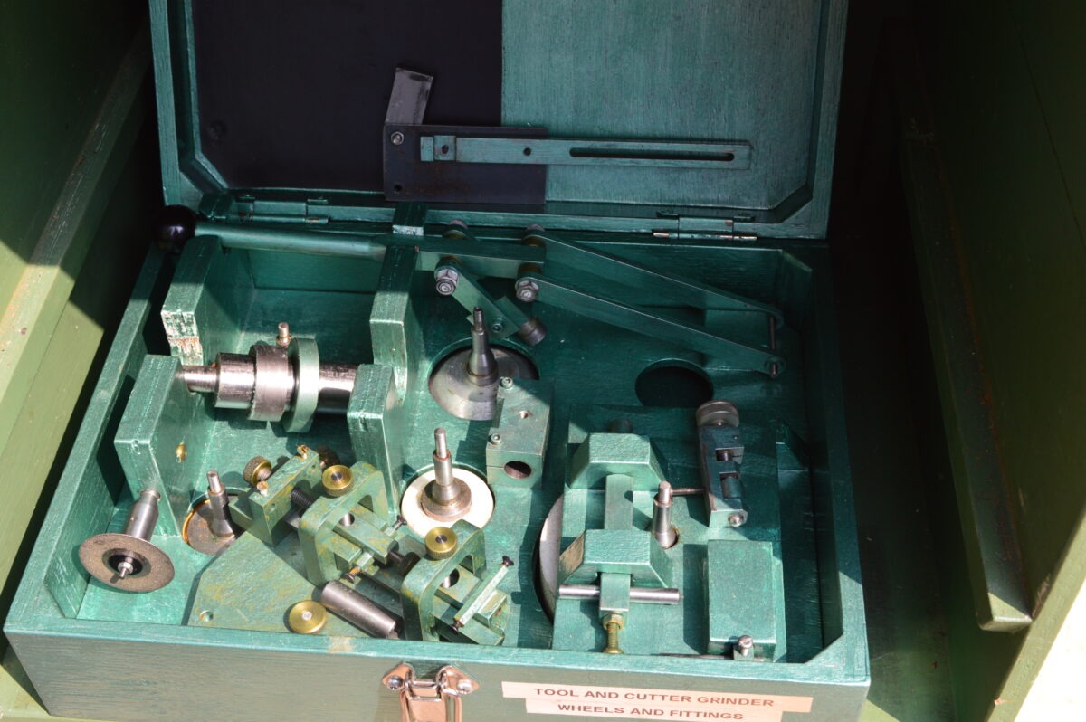 Raymac Bench Tool & Cutter Grinder, Stand, Tooling, 1ph, 80216153 - Image 5