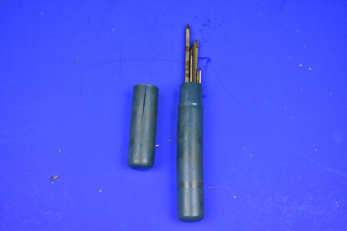 Tube of Assorted Broaches 80216272 - Image 2