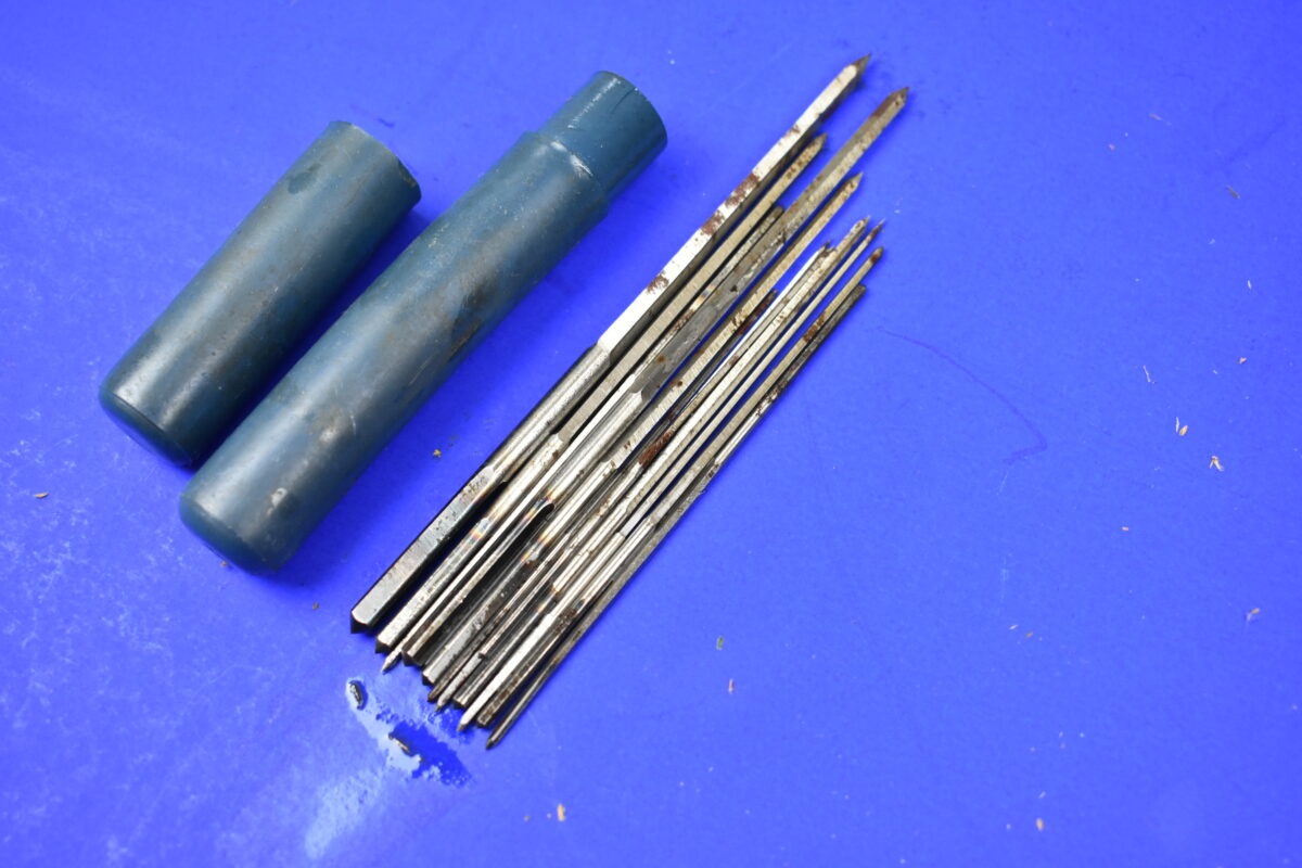 Tube of Assorted Broaches 80216272 - Image 4