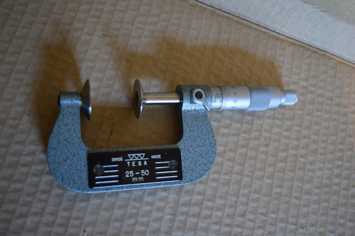 Tesa 25 - 50mm Disc Micrometer with Case, 80216636 - Image 2