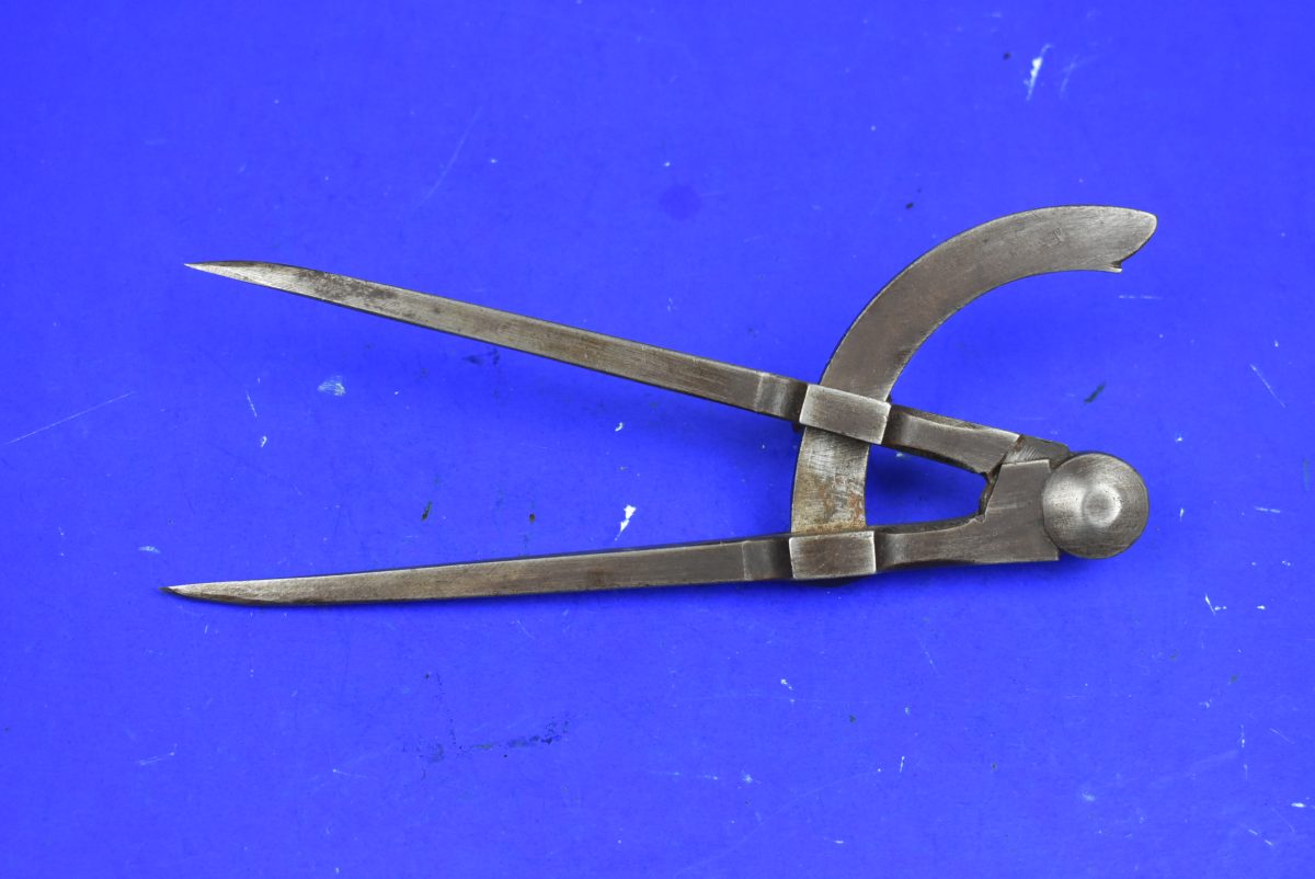 Thewlis, Warrington 7” Wing Compasses 80216983 - Image 3