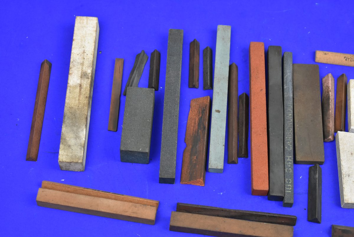Box of Assorted Sharpening/Slip Stones 80216997 - Image 4