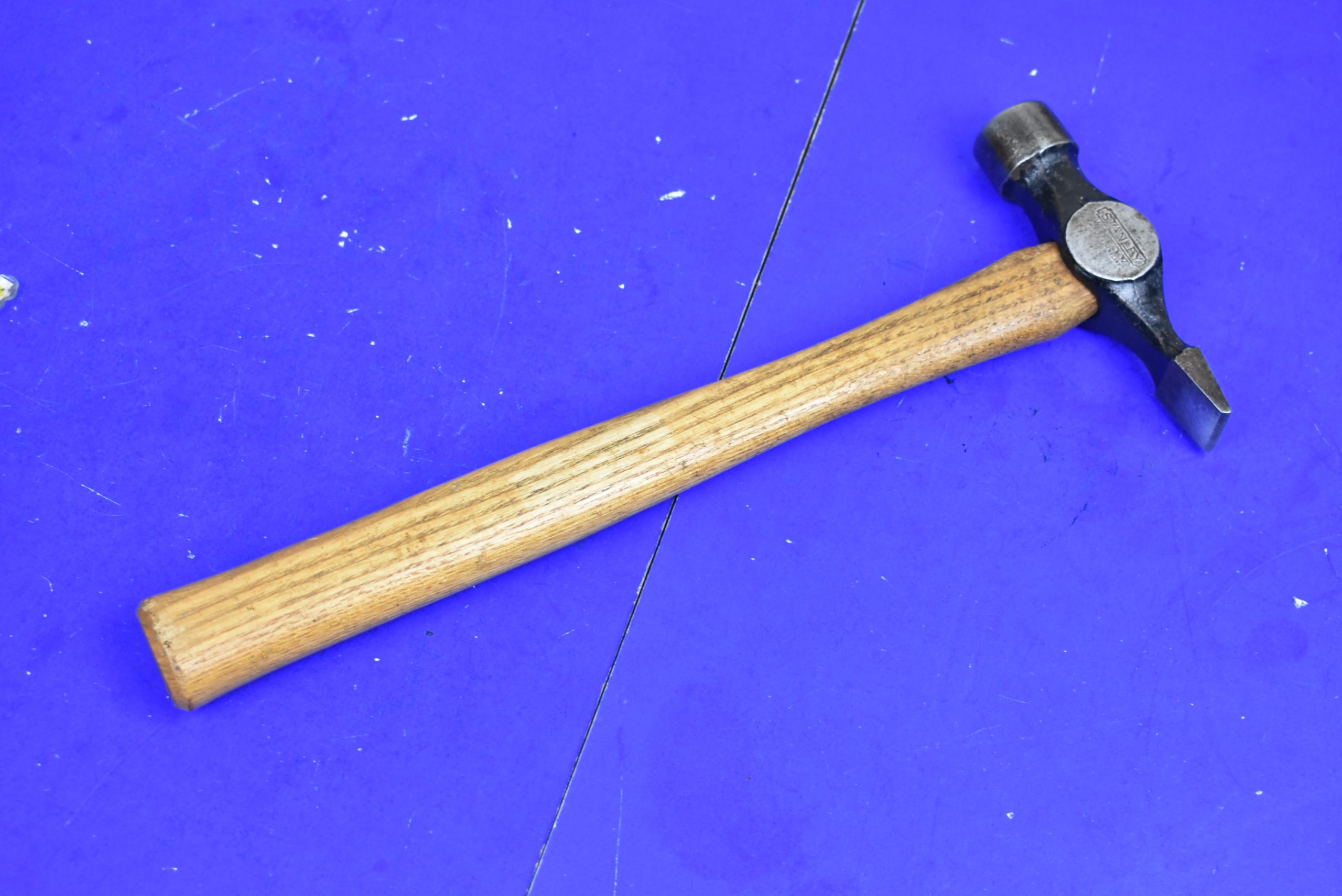 80217073 Good Used Stanley 10oz Warrington Hammer 80217073 - Image 1