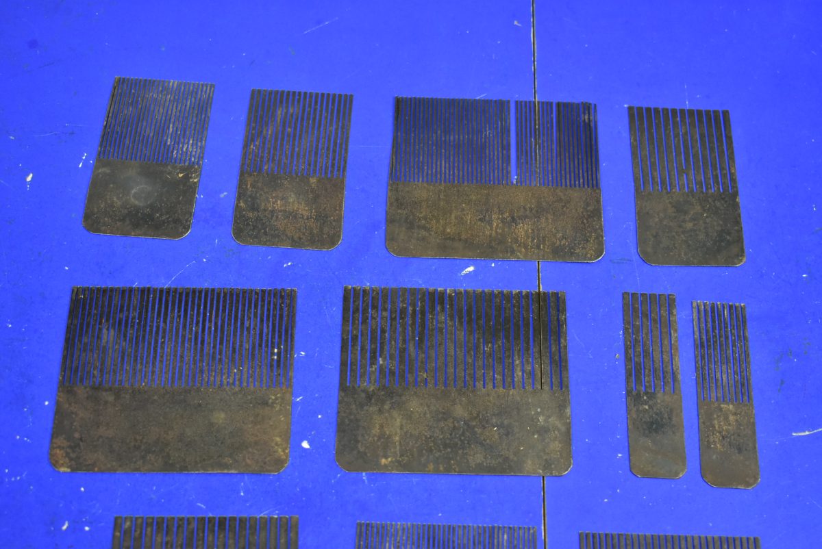 Good Set of Painter's Woodgraining Combs 80217137 - Image 3