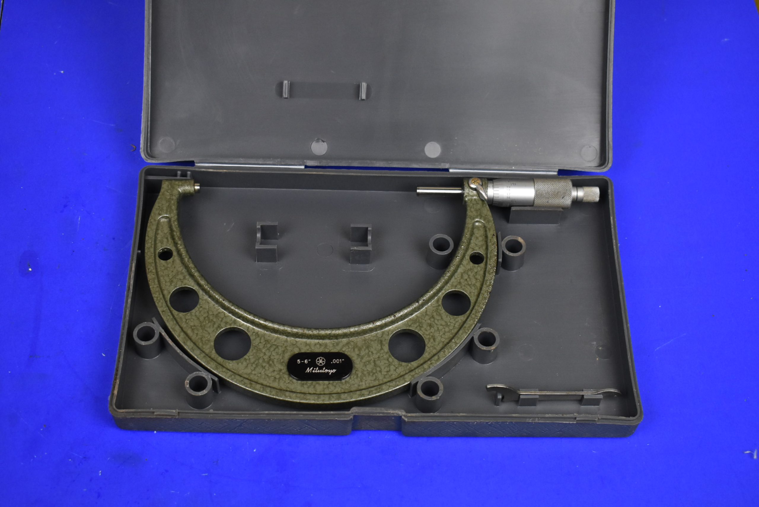 DSC_0166 Mitutoyo 103-182 5" - 6" Micrometer, Cased 80217290 - Image 1