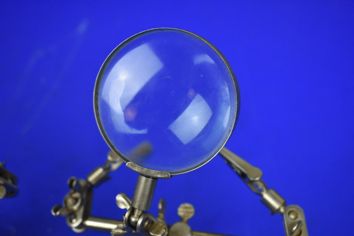 2 "Helping Hands" Stands with Magnifiers 80217304 - Image 4