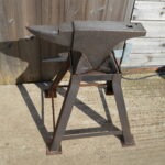Blacksmiths Anvil on Steel Stand, 46 kgs, Good Condition. 80217371
