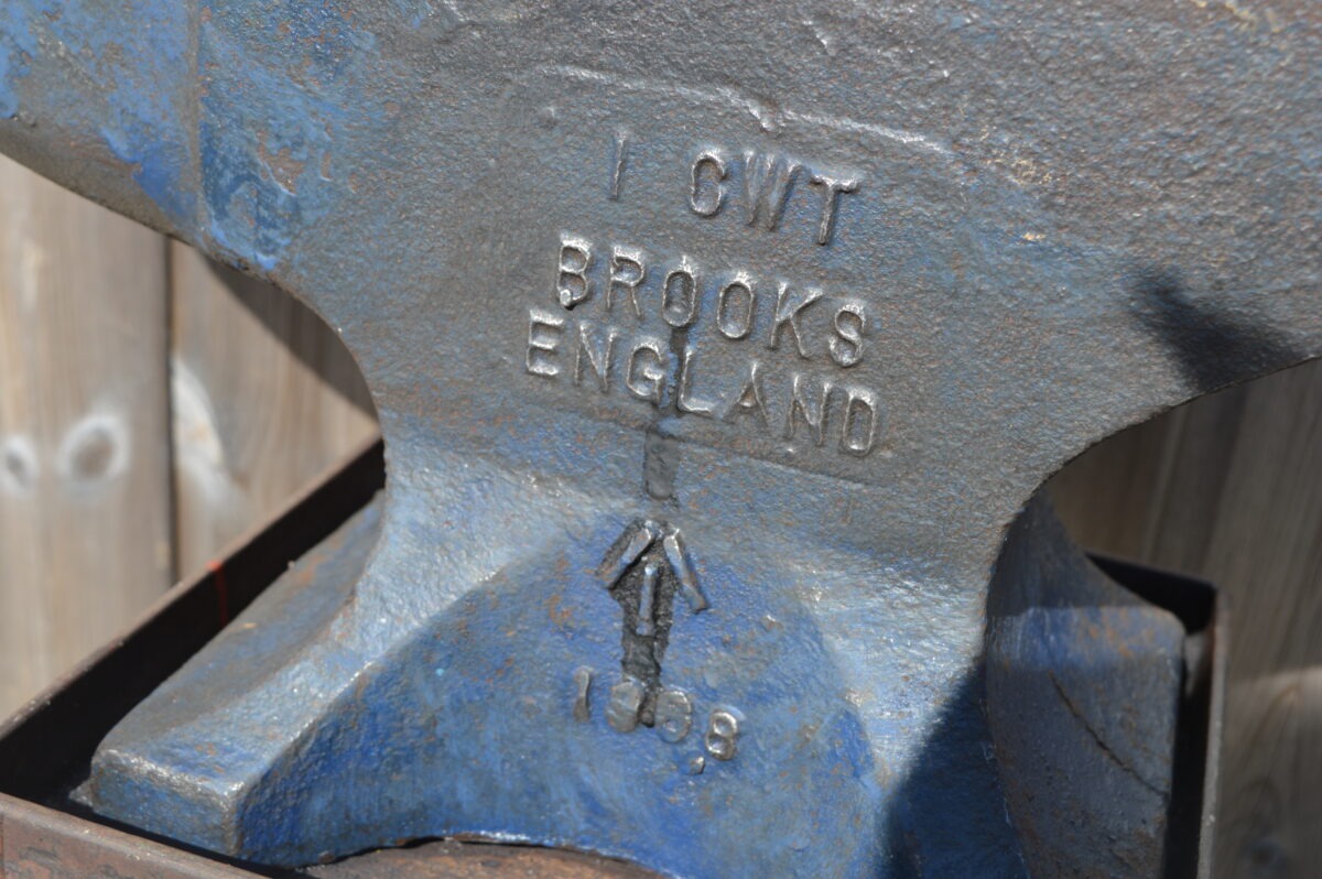 Brooks 1 CWT Blacksmiths Anvil, Dated 1968, with Steel Stand, Very Good Condition. 80217373 - Image 6