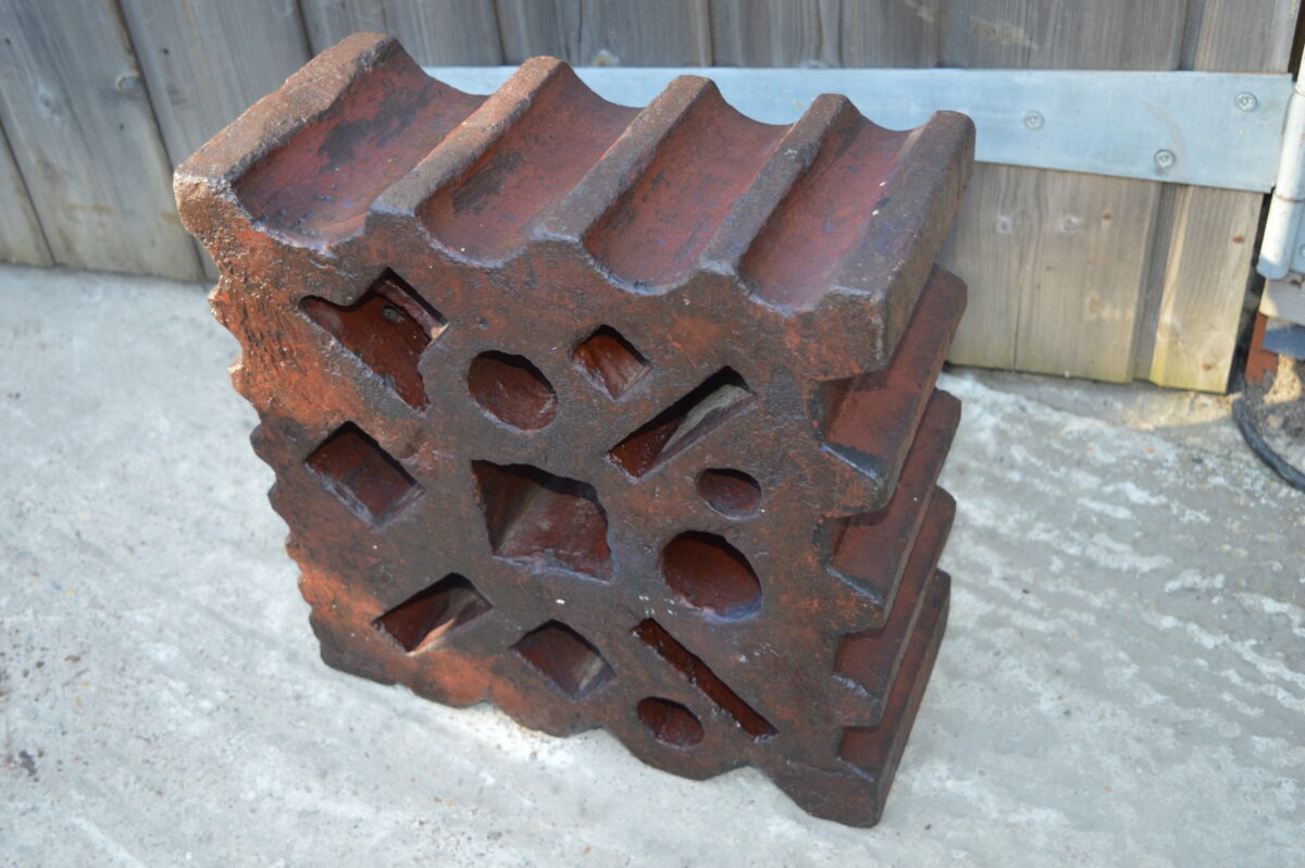 Blacksmiths Cast Iron Swage Block, 13" x 13" x 6". 80217374 - Image 2