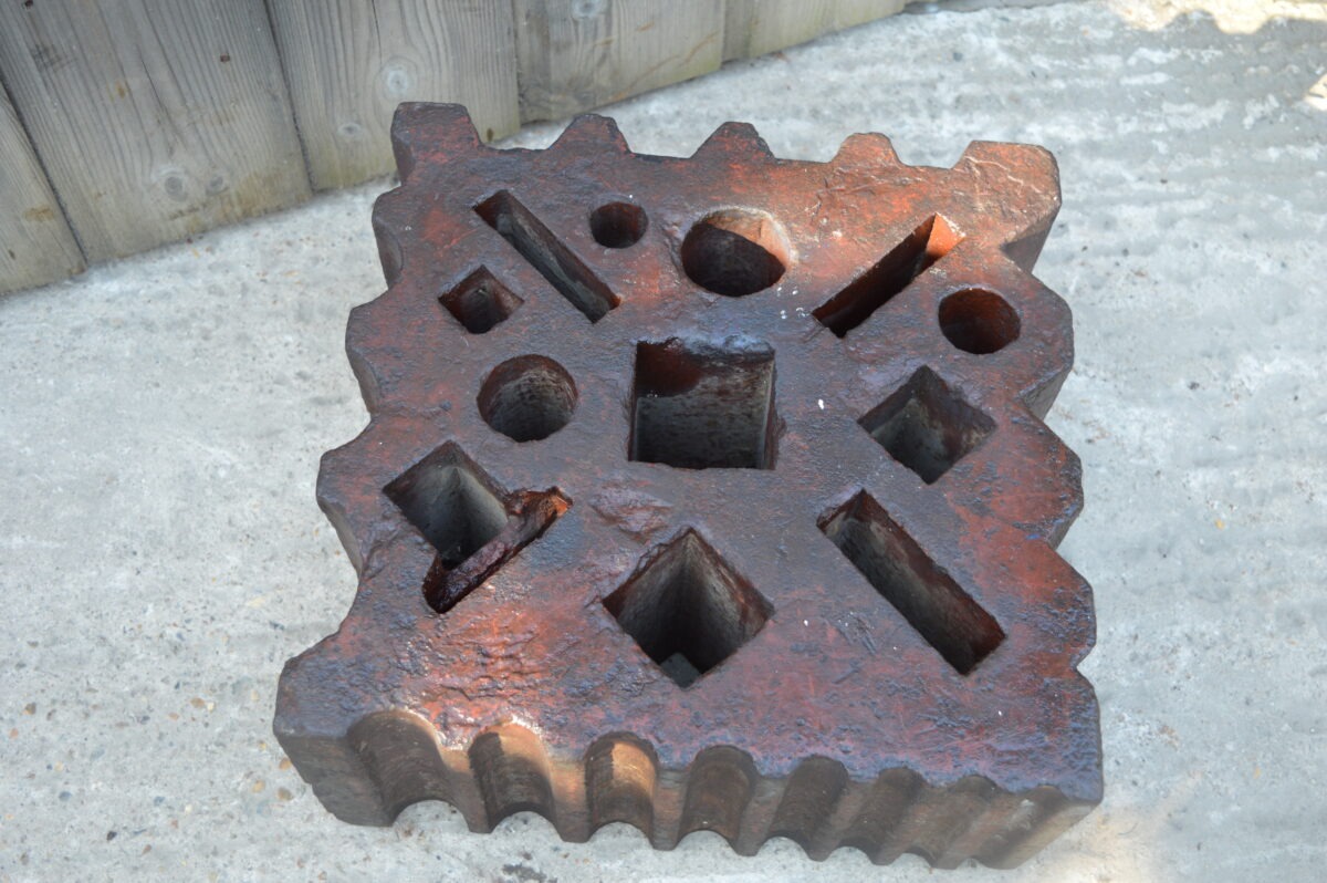 Blacksmiths Cast Iron Swage Block, 13" x 13" x 6". 80217374 - Image 4