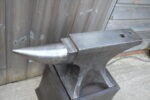 Soderfors 165lb Blacksmiths Anvil with Cast Iron Stand, Dated 1930, Very Good Condition, 80217375 - Image 2