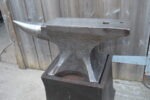 Soderfors 165lb Blacksmiths Anvil with Cast Iron Stand, Dated 1930, Very Good Condition, 80217375 - Image 3